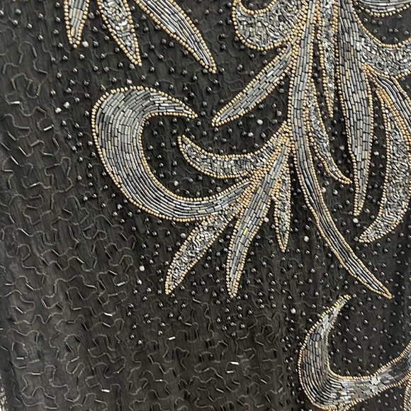 Too small and zipper broken - Picture 6 of 13